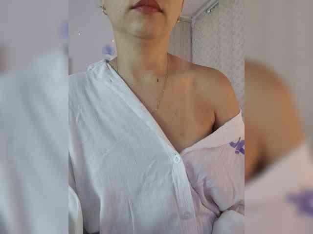 LarisaMaia webcam