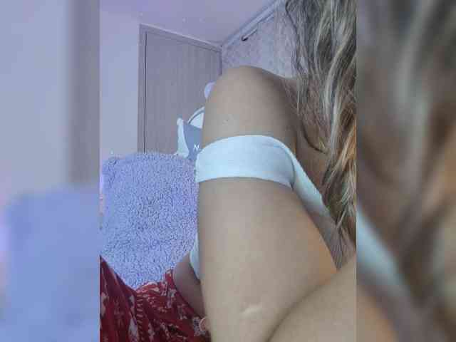 LarisaMaia webcam