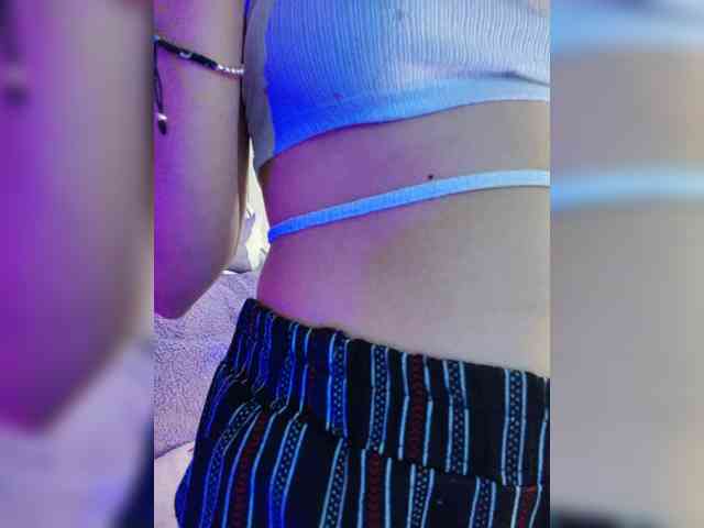 LarisaMaia webcam