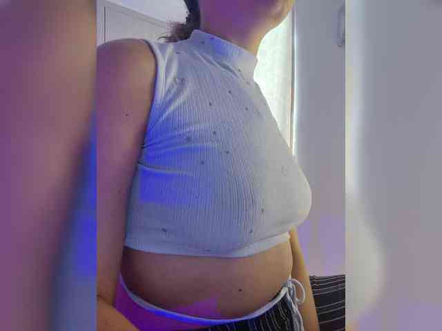 LarisaMaia webcam