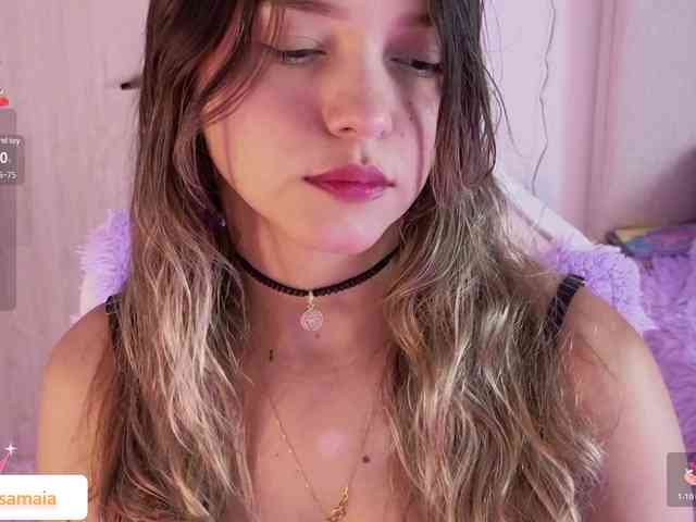 LarisaMaia webcam