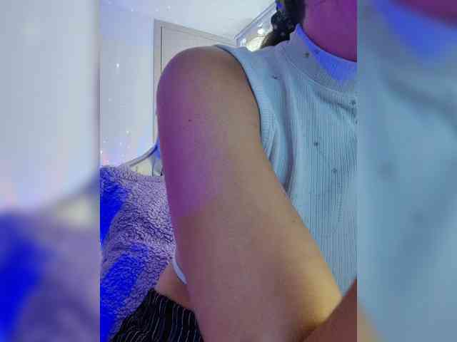 LarisaMaia webcam