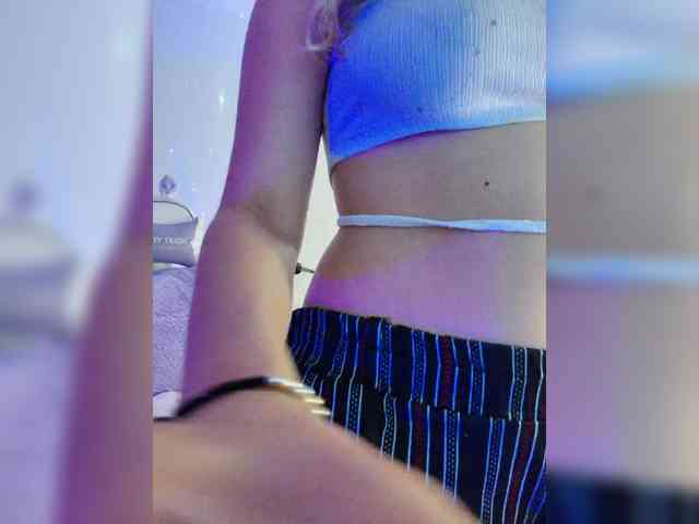 LarisaMaia webcam