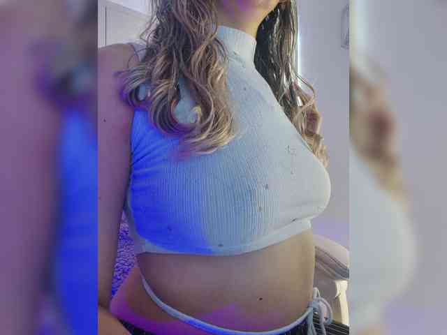 LarisaMaia webcam