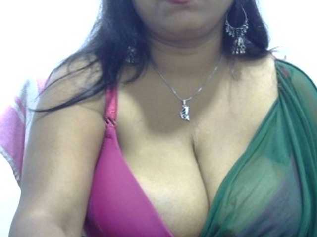 Deepika2397 webcam