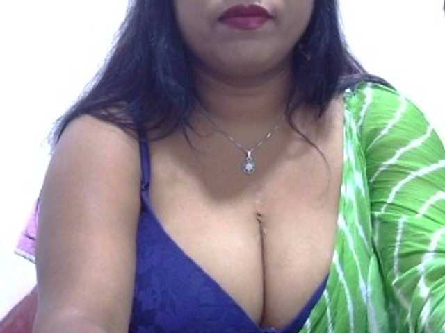 Deepika2397 webcam