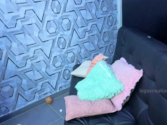 Entrez le videochat erotique avec le
modèle Big-sensation Big-sensation