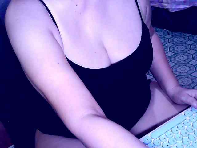 SweetMonlight webcam