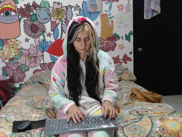 theplayful webcam