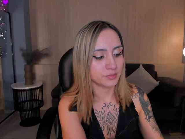 MollySunders webcam
