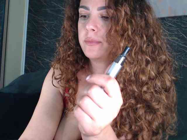 curlygirl35 webcam