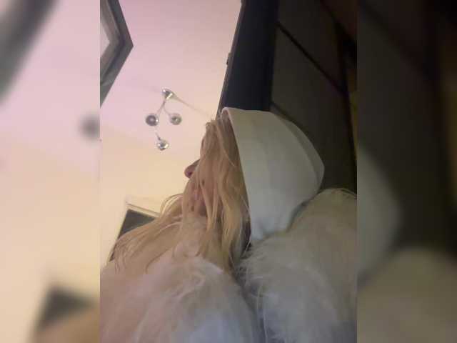 Entrez le videochat erotique avec le
modèle Tvoyasamka77 Tvoyasamka77