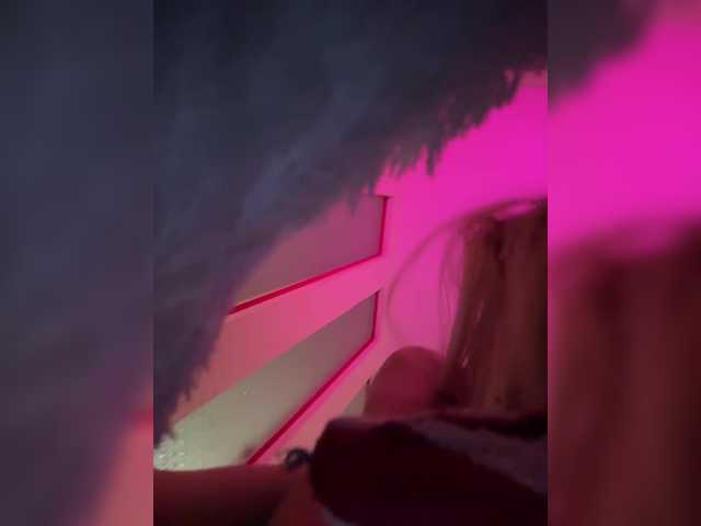 Entrez le videochat erotique avec le
modèle Tvoyasamka77 Tvoyasamka77