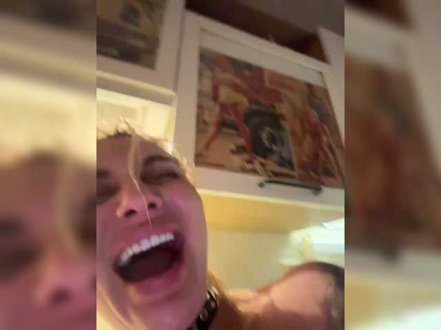 Entrez le videochat erotique avec le
modèle Tvoyasamka77 Tvoyasamka77