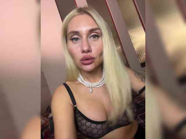 Tvoyasamka77 webcam