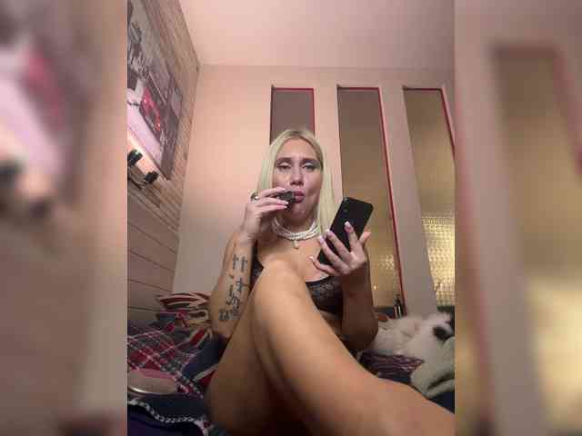 Tvoyasamka77 webcam