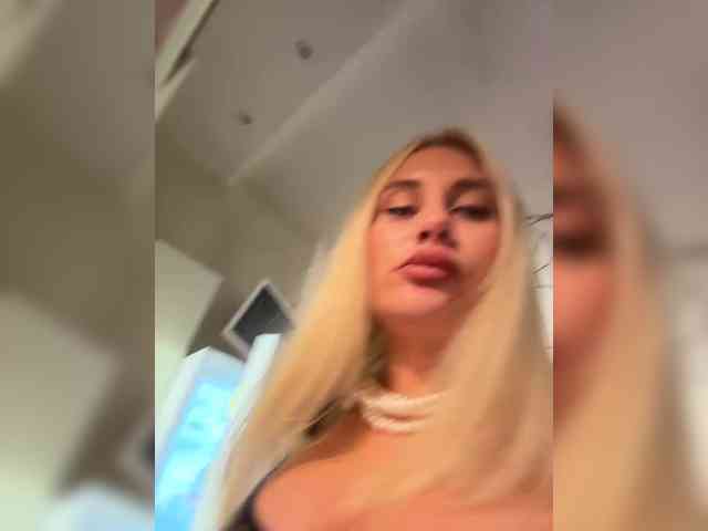 Tvoyasamka77 webcam