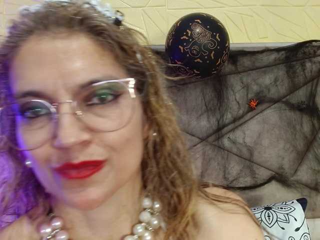 Esmeralda-Oik webcam