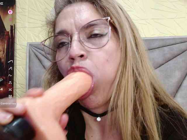 Esmeralda-Oik webcam