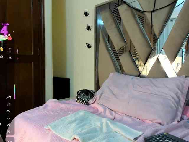 Esmeralda-Oik webcam