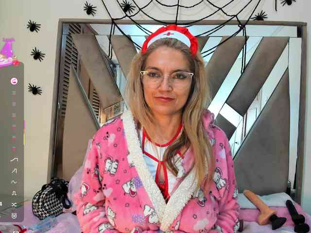 Esmeralda-Oik webcam