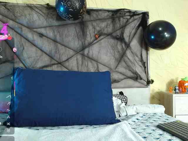 Esmeralda-Oik webcam