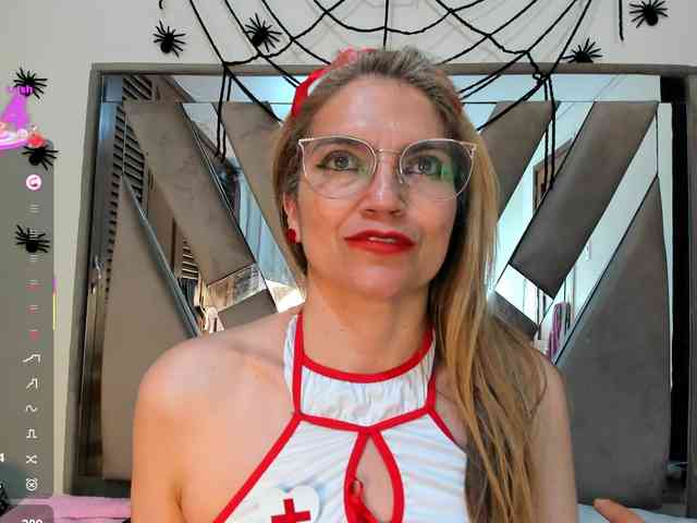 Esmeralda-Oik webcam