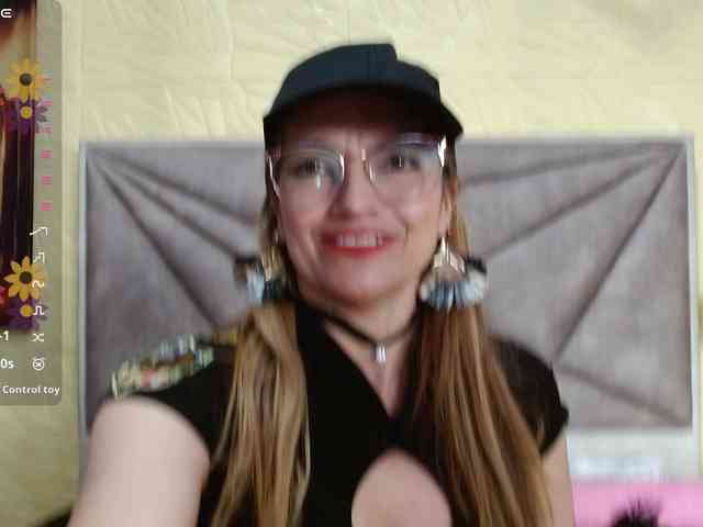 Esmeralda-Oik webcam