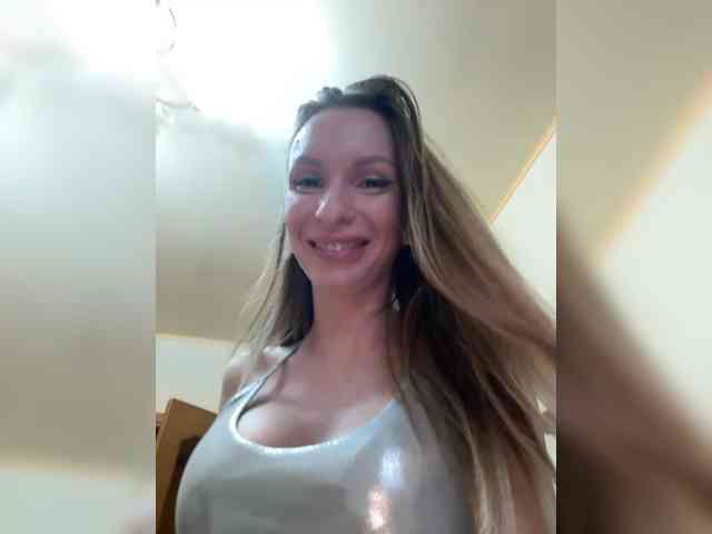 GoldPussy69 webcam