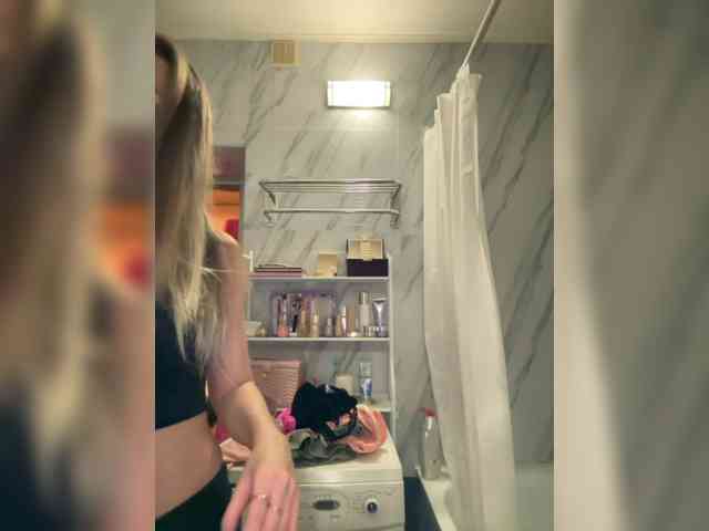 GoldPussy69 webcam