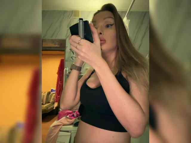 GoldPussy69 webcam