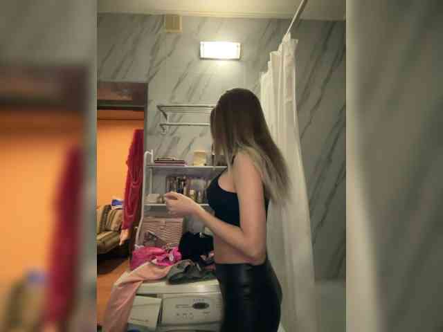 GoldPussy69 webcam