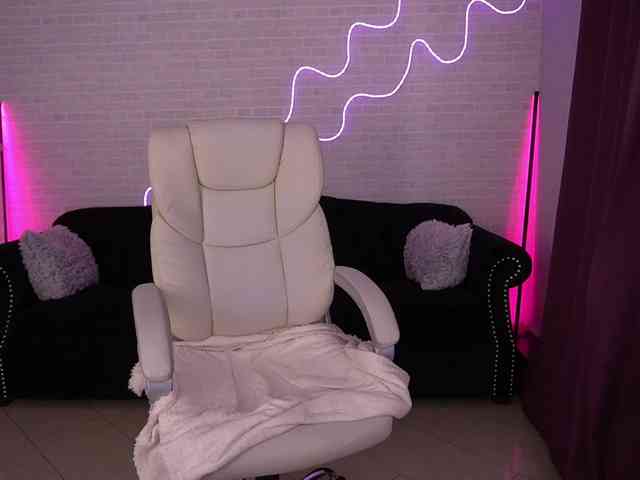 DaenerysDaen webcam