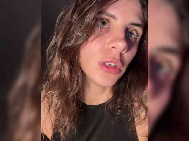 -EmilyJones- webcam