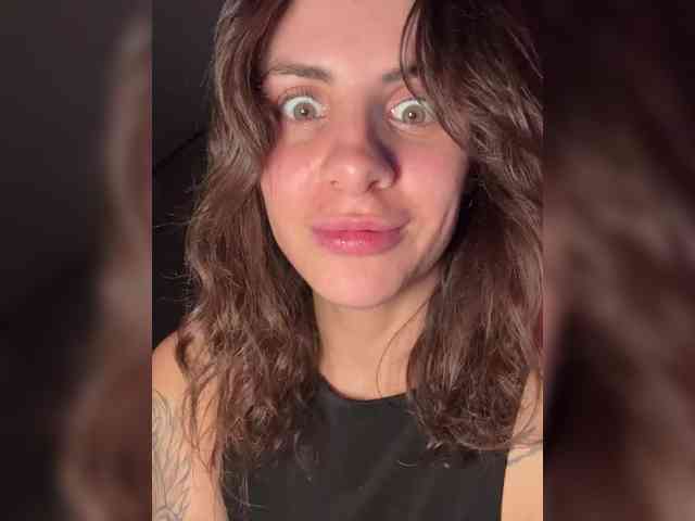 -EmilyJones- webcam
