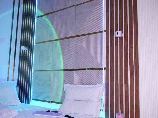 hey_Babyfaces webcam