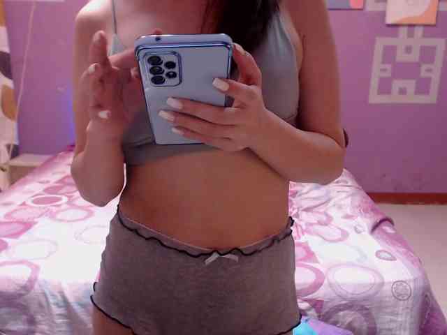 HottieAnne webcam