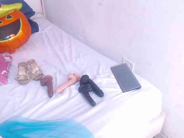 tiny-whore webcam