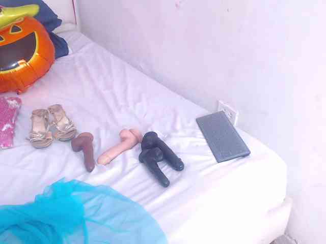 tiny-whore webcam