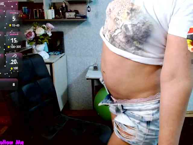 Ellie_ webcam