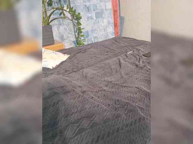 Ellie_ webcam