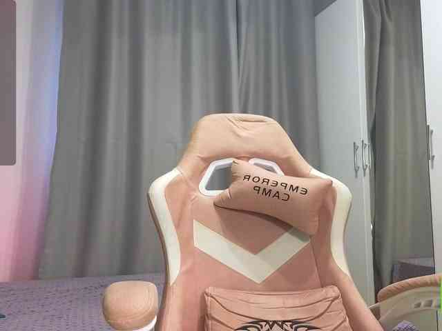 CaseyLaBow webcam