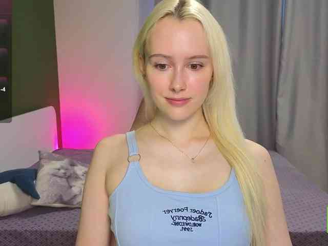 CaseyLaBow webcam