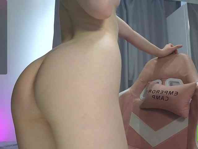 CaseyLaBow webcam