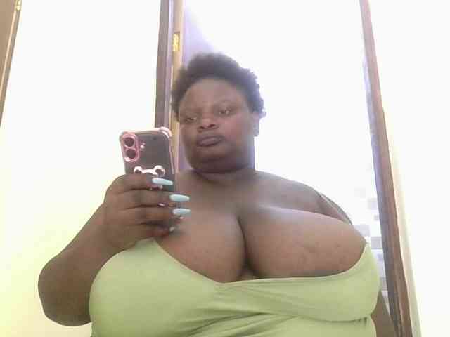 bigtittymama45 webcam