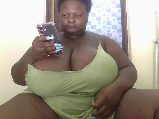 bigtittymama45 webcam