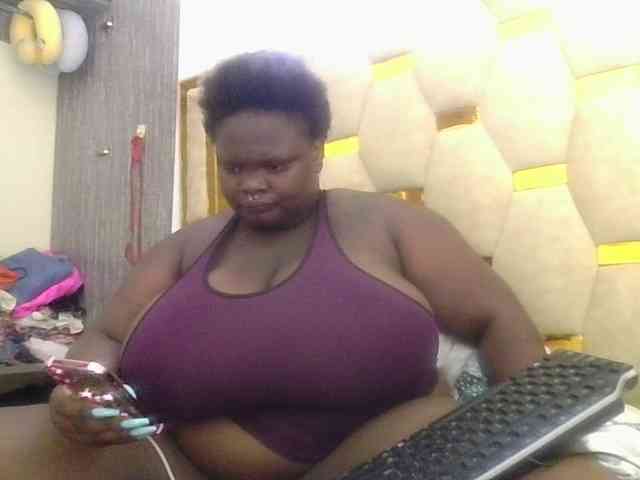 bigtittymama45 webcam