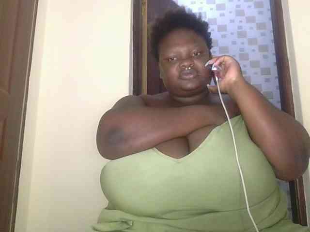 bigtittymama45 webcam