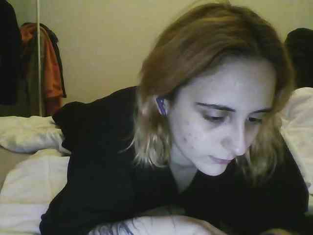 Hotredhead01 webcam