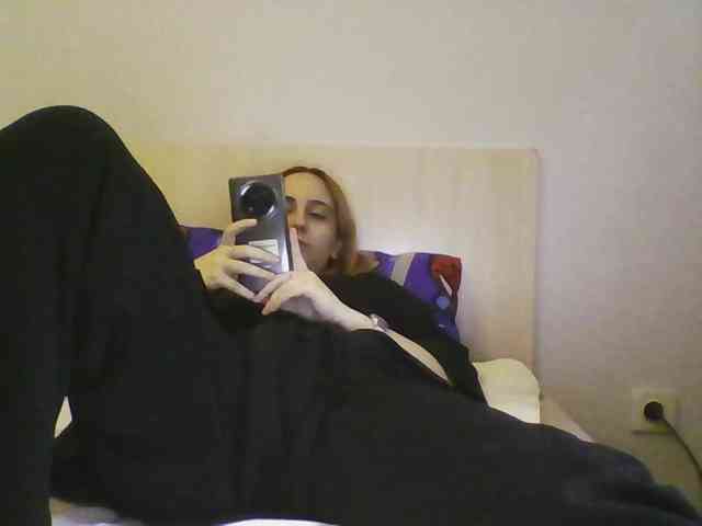 Hotredhead01 webcam